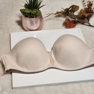 Cream Seamless Strapless Bra with Molded Cups
